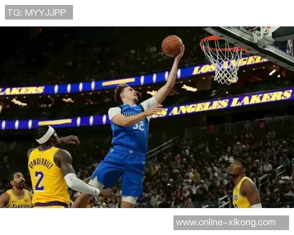 19岁新星弗拉格首秀狂砍33分9板9助展现全能实力引发关注