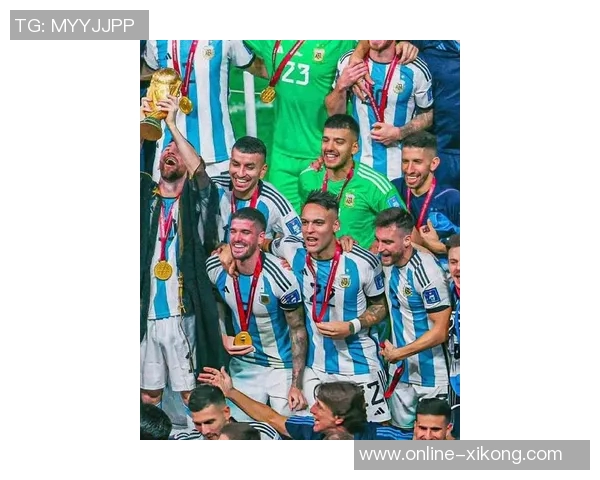 15岁卡布拉尔荣获梅西杯冠军最佳射手与MVP合照引发热议